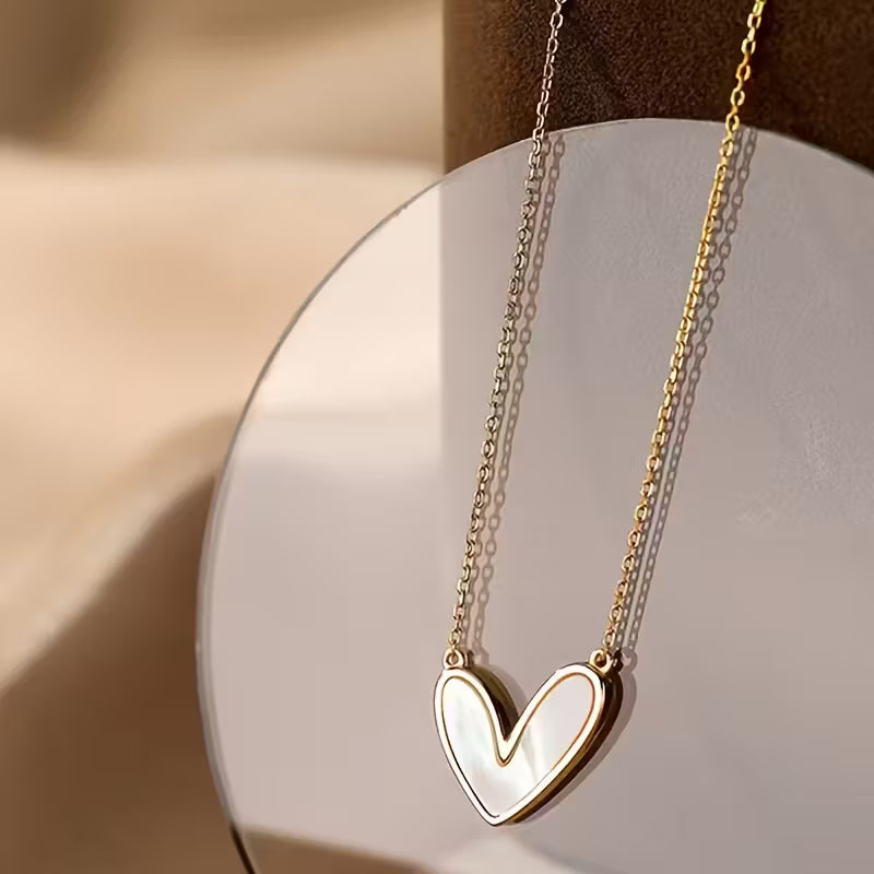 Elegant Heart-Shaped Pendant Collarbone Chain, Fashionable and Exquisite Lily of the Valley Necklace